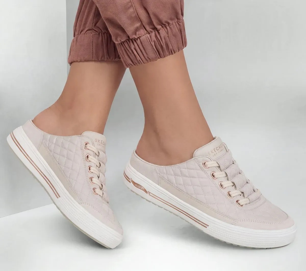 Skechers Arch Fit Arcade – Cozy Fit Snuggle Steps 62829578