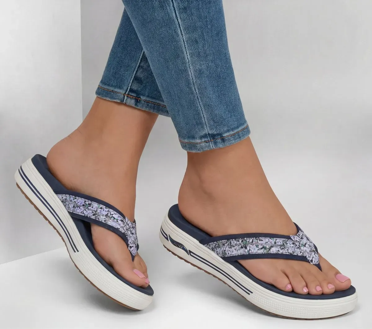 Skechers Arch Fit Arcade Sandal – Flora Friends 57944693
