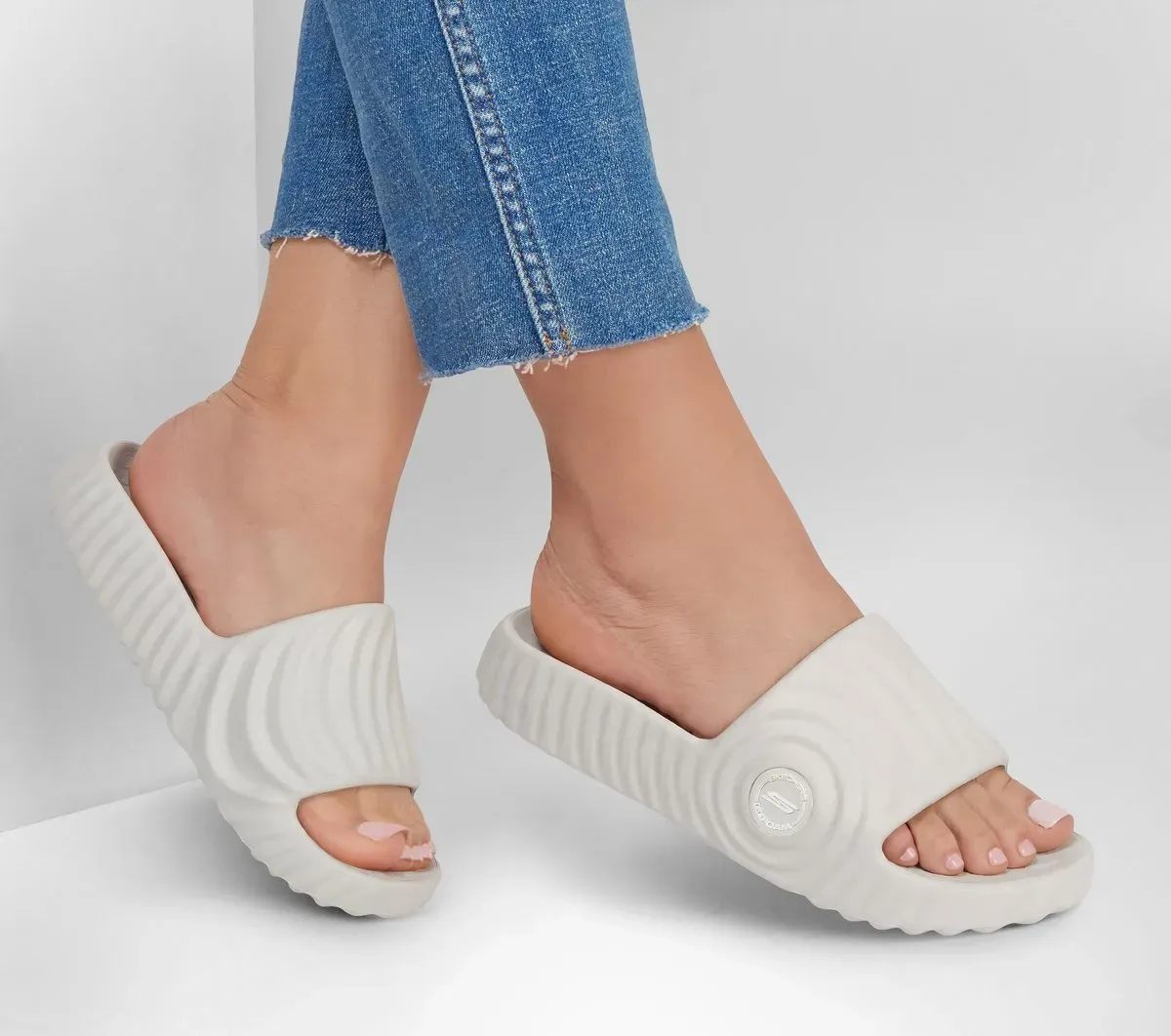 Skechers GO FOAM Arch Fit Craze – Kai 17283593