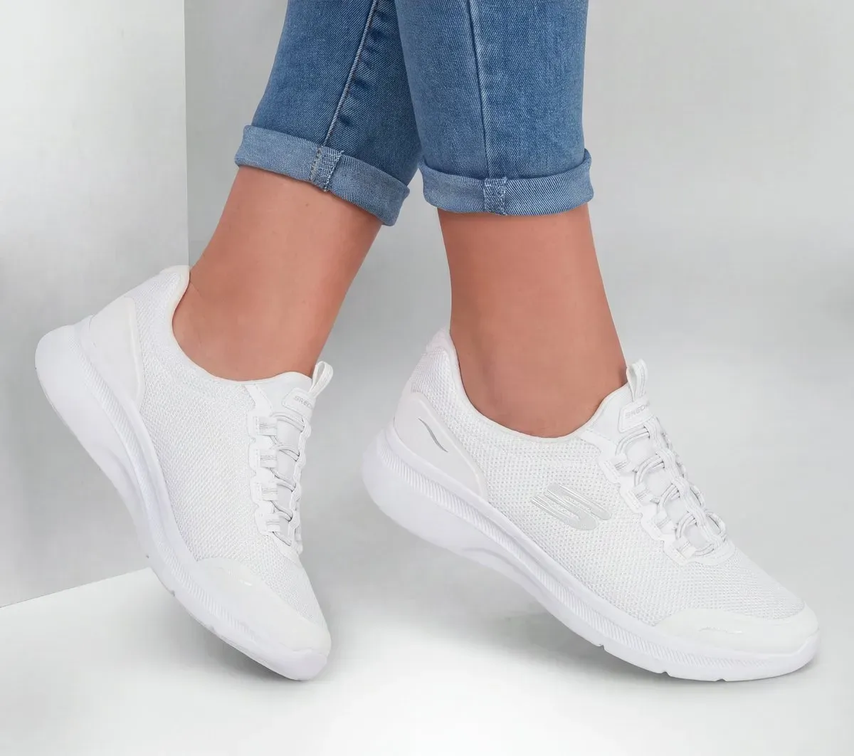 Skechers Relaxed Fit: Dynamight 3.0 – Daily Stride 44326261