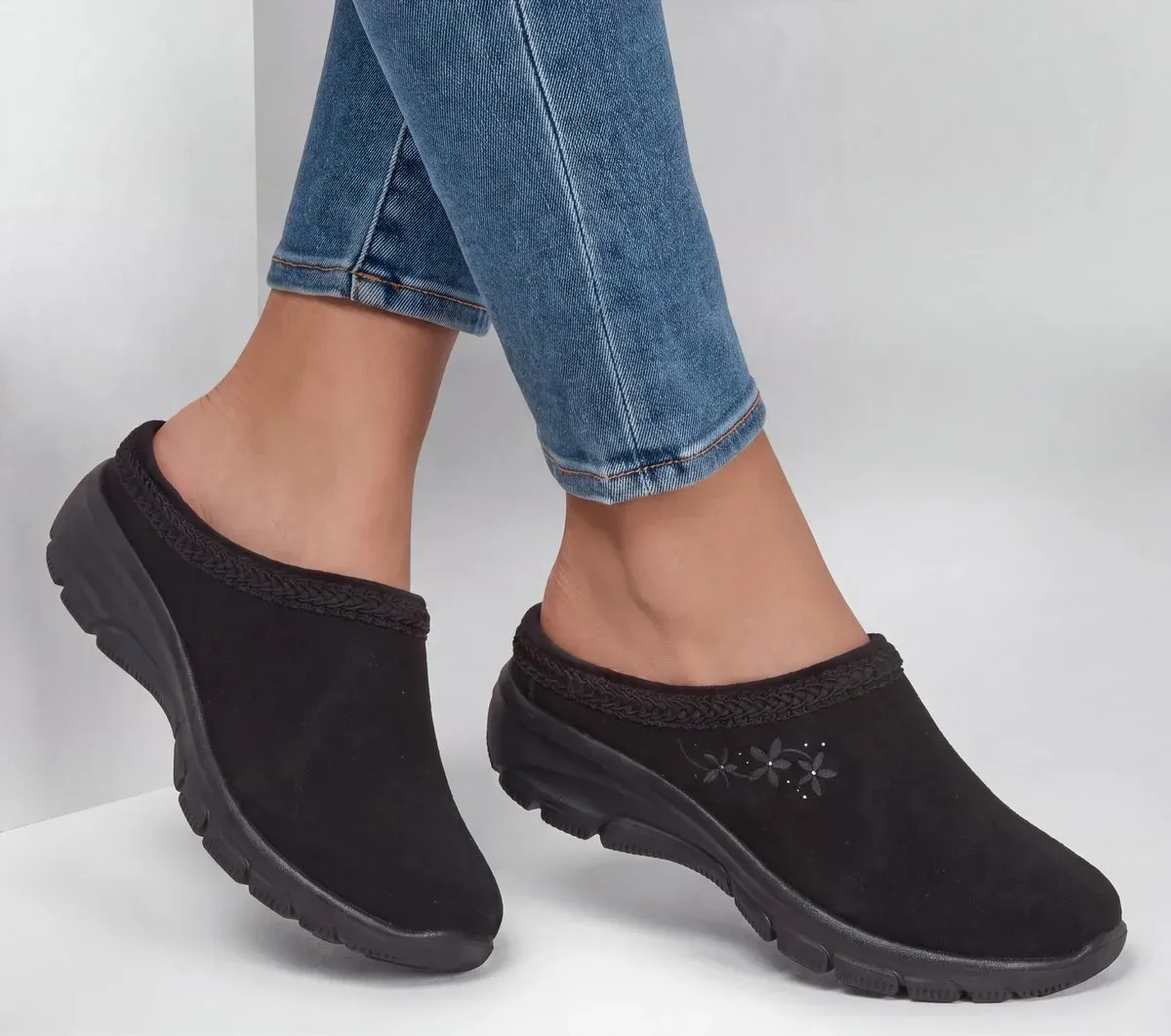 Skechers Relaxed Fit: Easy Going –&nbsp;Soft Charm 66677845